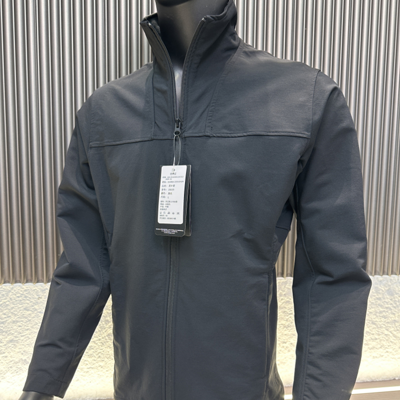 立体裁剪登山软壳夹克外套