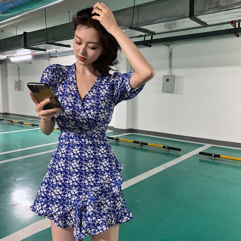 Real price Chiffon floral dress pants French V-neck Jumpsuit seaside skirt