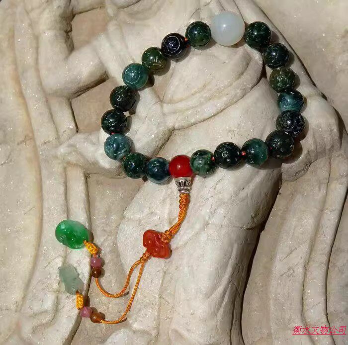 味=余0440天然新疆和田玉翡翠珠如意貔貅南红背云手持提珠手串证