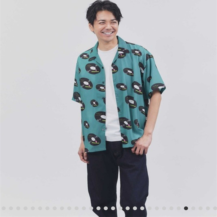 宽松休闲翻领开襟短袖印花