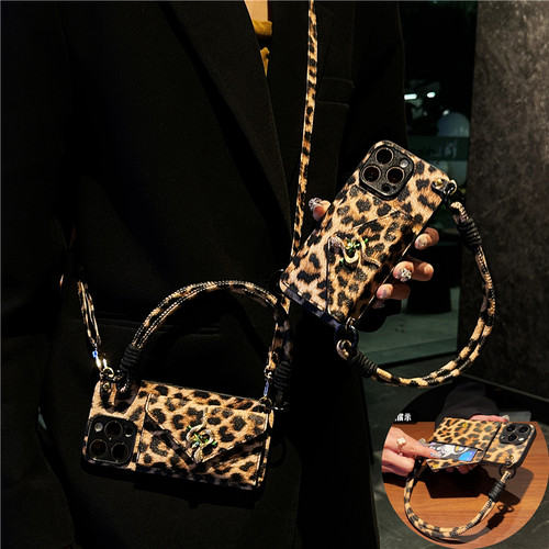 闪钻小蛇豹纹插卡包可斜挎手机壳