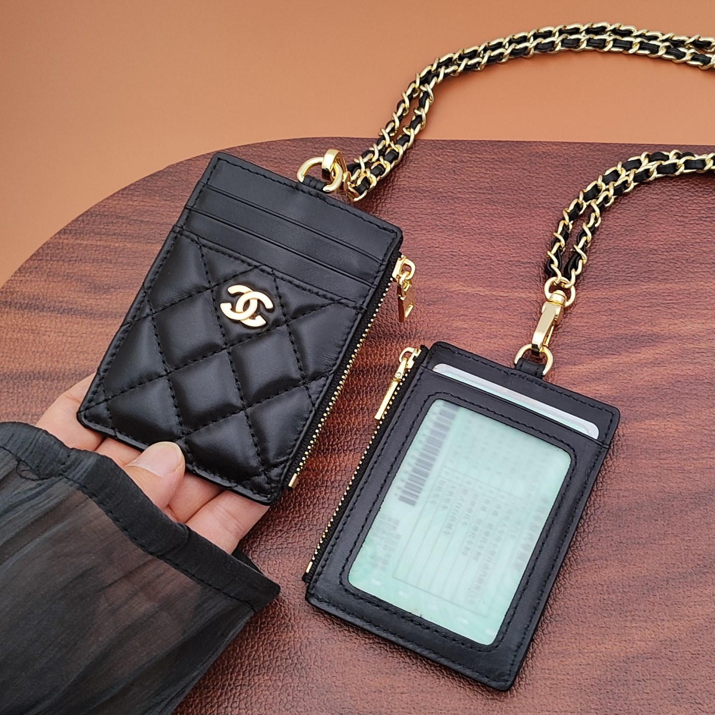 菱格卡包新款女真皮证件卡套挂脖