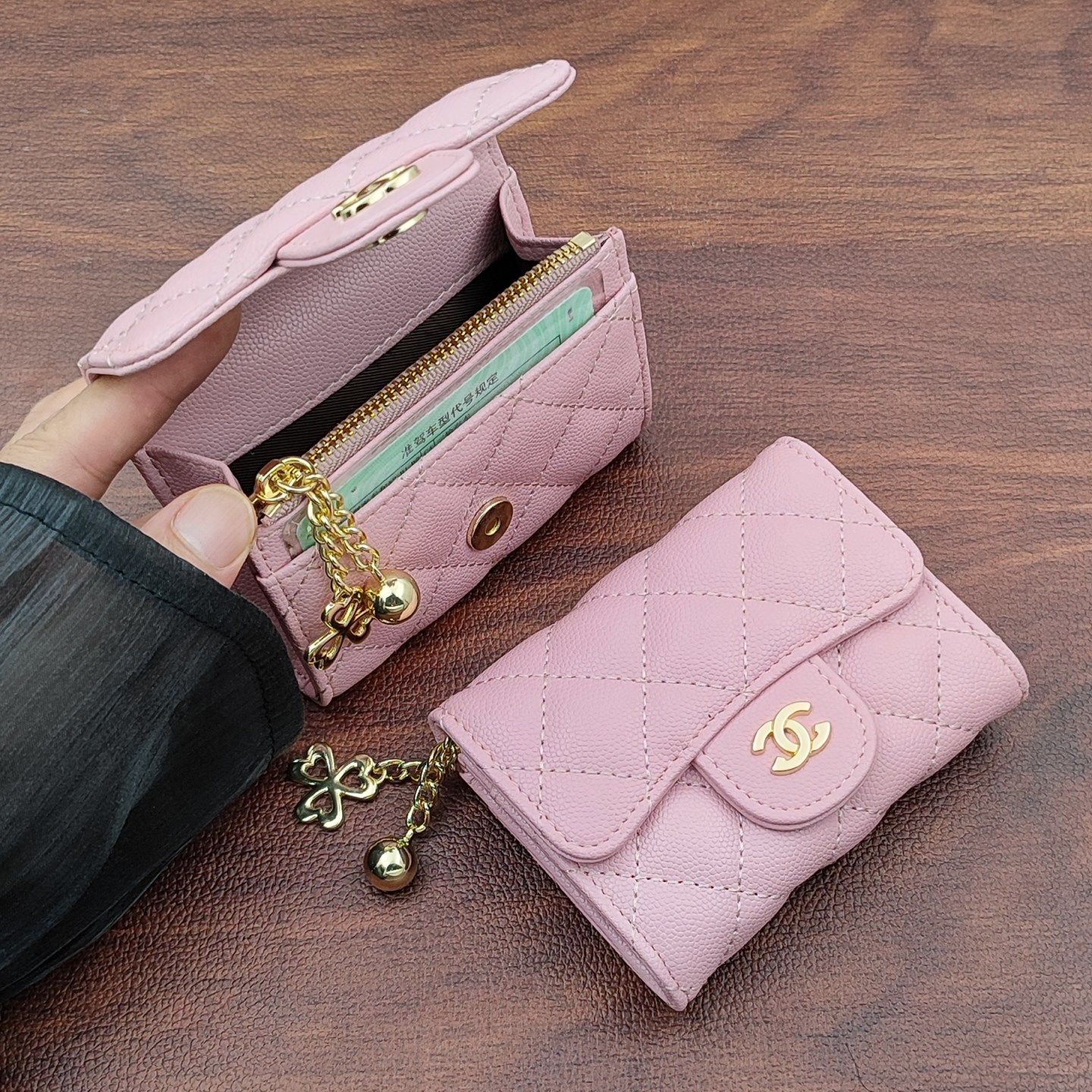 菱格鱼子酱cf零钱包卡包女2025新款粉色高级证件收纳银包小巧香奶,箱包皮具/热销女包/男包,卡包,淘宝优惠券,粉丝福利购,淘宝优惠卷