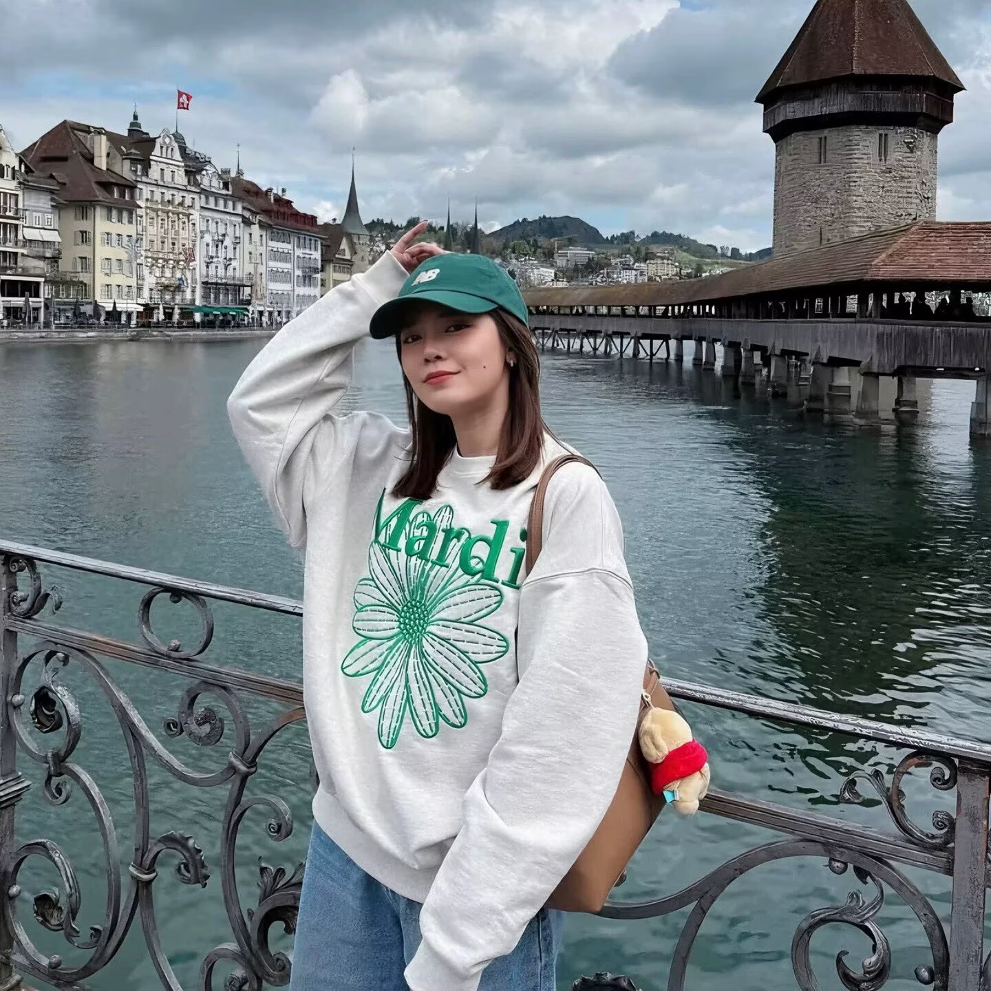 韩国秋冬新款Mardi卫衣明星同款小雏菊刺绣印花字母圆领上衣潮流