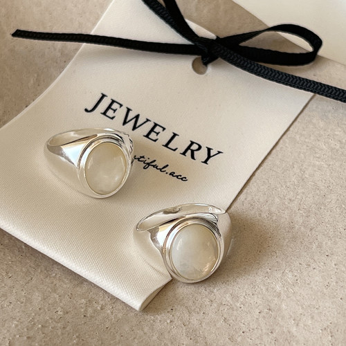 重工椭圆白母贝纯银戒指法式优雅