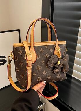 网红爆款小包包女2025新款时尚手提包高级感单肩斜挎百搭菜篮子包