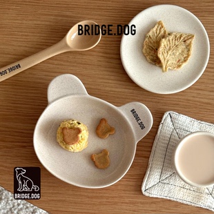 克拉正品の韩国Bridge dog陶瓷碗bd宠物碗小猪盘小熊盘方碗舔舔盘