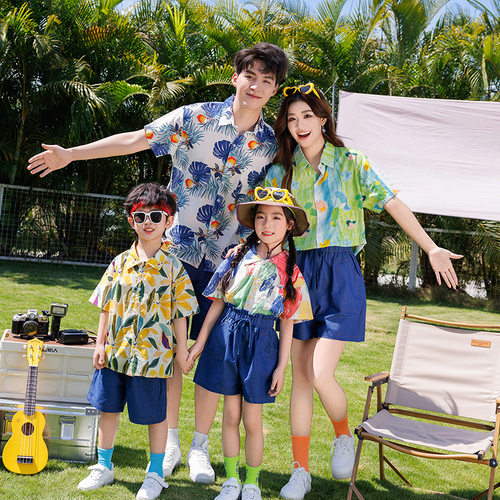 一家三口四口短袖印花亲子装