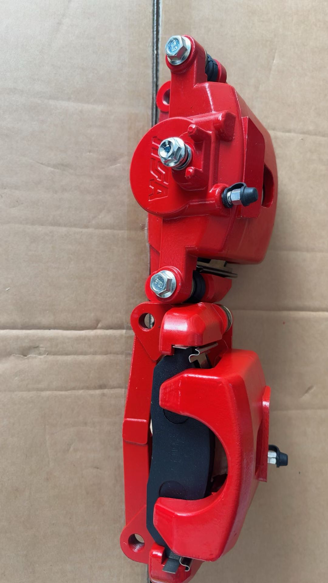 盛昊卡宴电动四轮车前轮刹车卡钳孔中距离14