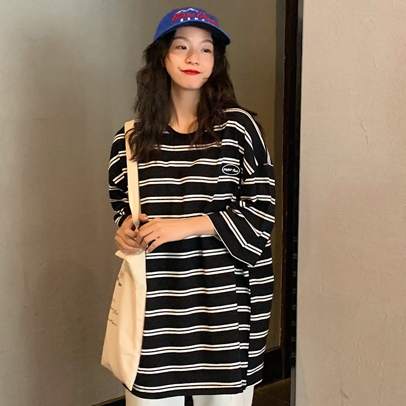 Black and white stripe short sleeve T-shirt