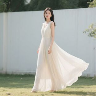 夏女大摆沙滩裙海边旅游度假三亚雪纺长裙V领显瘦无袖白色连衣裙