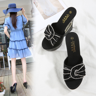 拖鞋女夏2025新款坡跟防水台懒人鞋厚底松糕水钻试衣间高跟凉拖鞋
