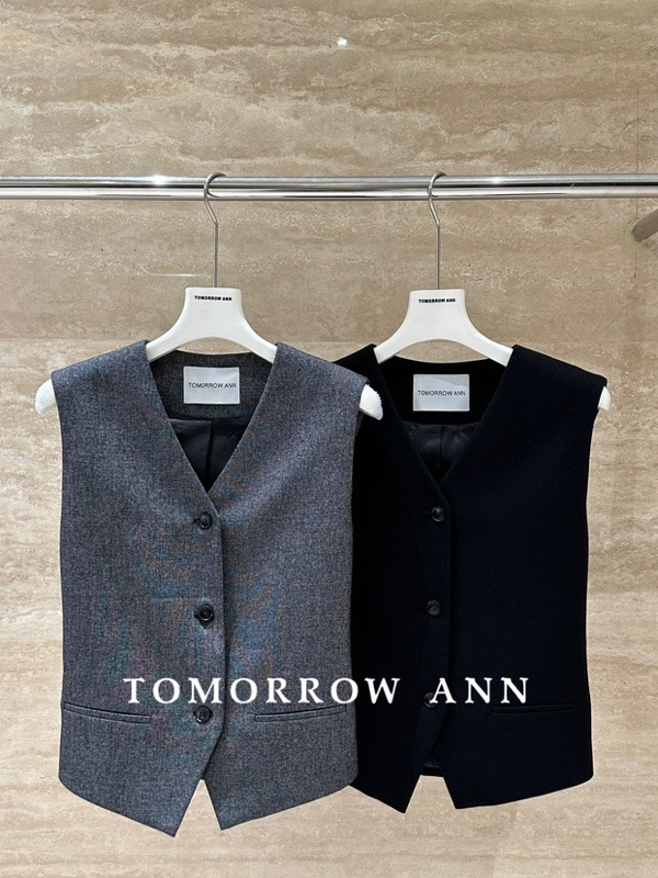 TOMORROW ANN韩系简约百搭气质老钱风时尚后背可调节V领无袖马甲