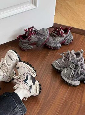 儿童2026春季新款男童轻便透气跑步鞋女童时尚百搭休闲老爹鞋