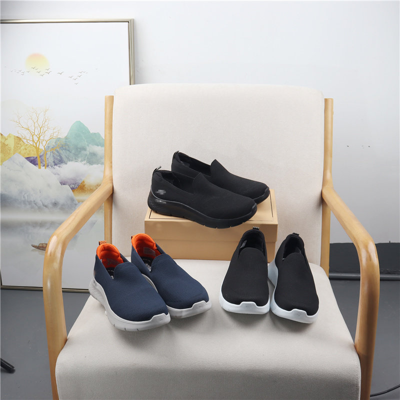 栗子鞋柜  斯卡奇四季百搭轻便软底透气不磨脚跑步休闲运动单鞋男