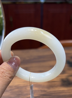 新疆直发正品和田玉羊脂白玉手镯天然玉石糖白镯子浅黄糖飘花54.5