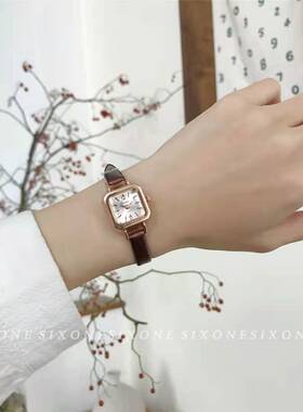 复古小方糖手表女款初中学生法国小众设计轻奢韩版简约文艺学院风