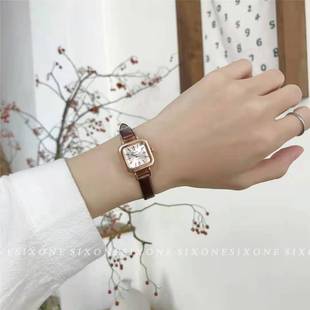 复古小方糖手表女款 简约文艺学院风 初中学生法国小众设计轻奢韩版