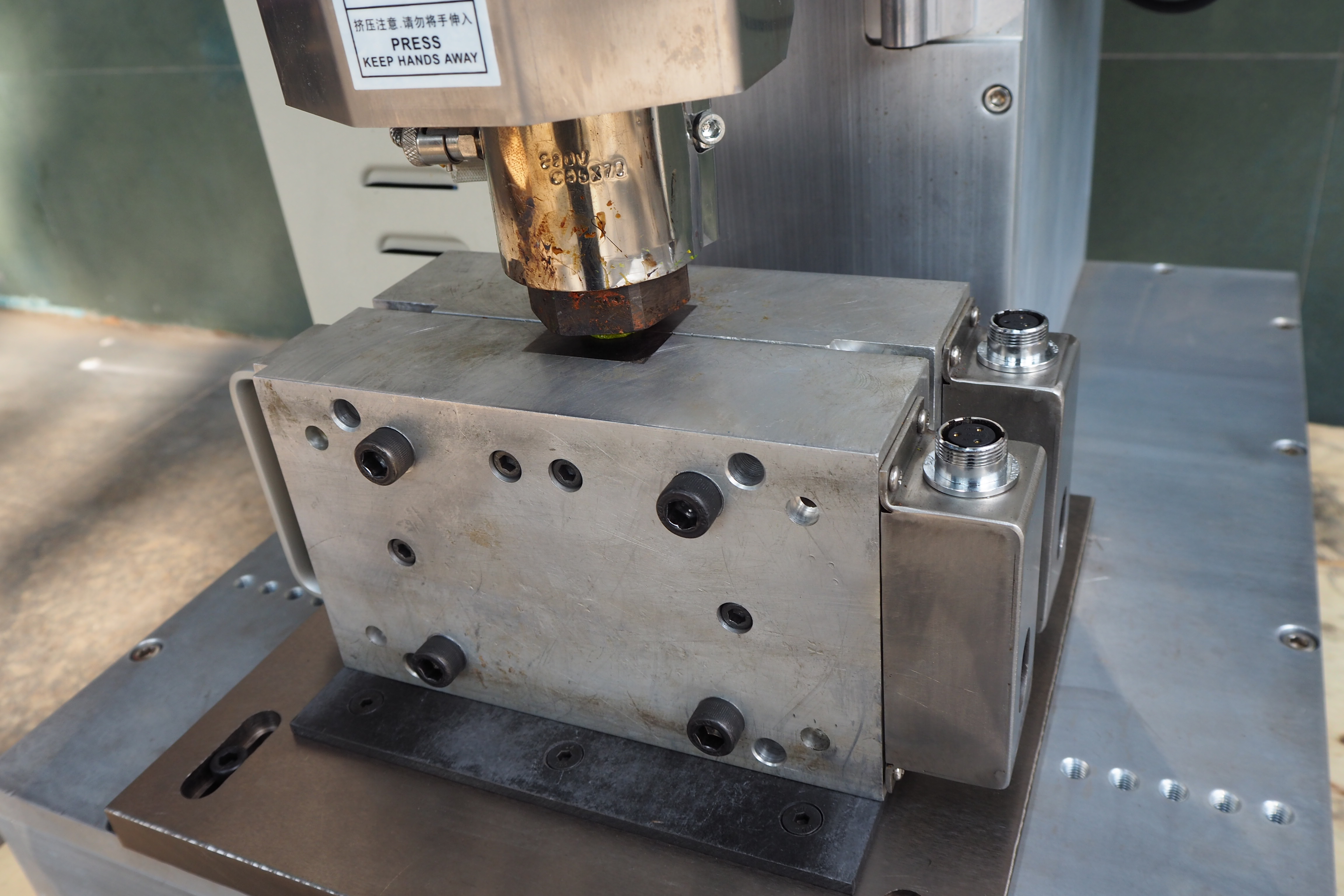 油气田电缆接续专用塑料注塑模具