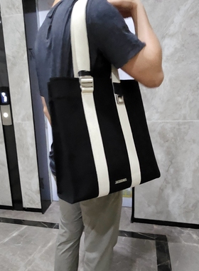 2024新款小众设计jacquemus男士单肩包通勤休闲大容量帆布托特包