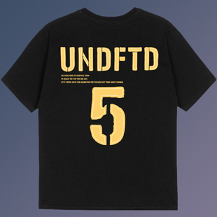 不败五道杠 HIAUTO UND 夏季圆领短袖大头猎人印花 男女情侣款T恤