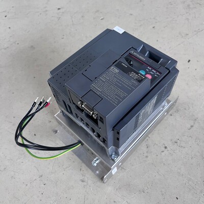 1x Mitsubishi FR-E740-016SC-EC TC101A820G61 Umrichter + FFR
