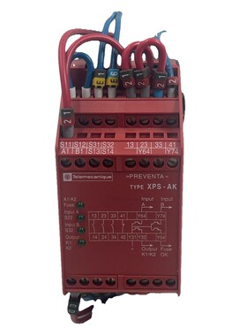 TELEMECANIQUE XPSAK351144 PREVENTA SAFETY RELAY 120V AC USED