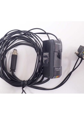 KEYENCE CZ-V21AP AMPLIFIER MAIN UNIT PNP OUTPUT 24Vdc w/ CZ-