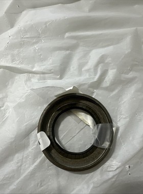 全新!! WD BUSHING BALL SEAL ID 1.500 OD 2.379 WD.
