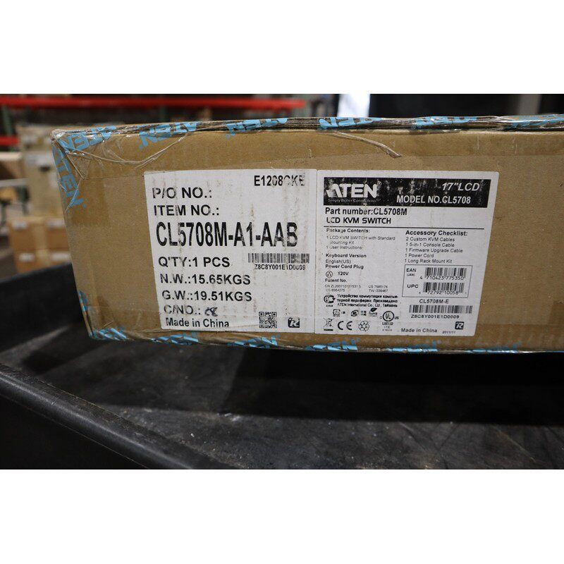 全新带盒 Aten 8 端口 17 英寸 Slideaway LCD KVM 交换机库存 GS
