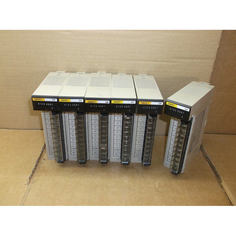 C200H-OA221 Omron PLC Modulo Di Uscita AC Triac A 8 Punti C2