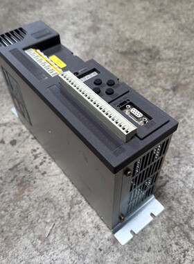 1x KEB 05.F0.R01-1228 Combivert Frequenzumrichter Wechselric