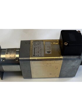 Dunkermotoren Getriebemotor mit Getriebe / 24V DC / 3300 rpm