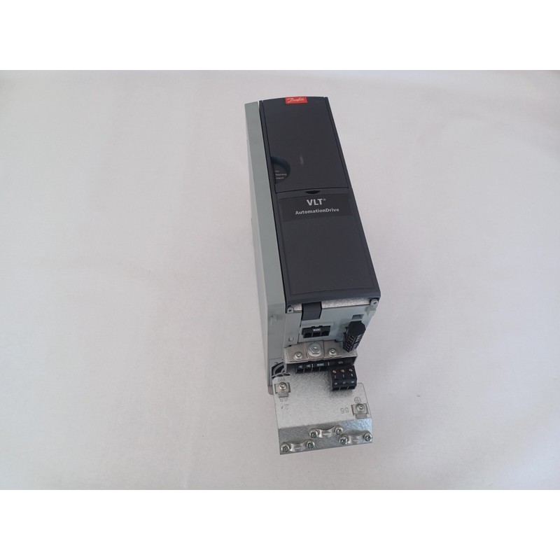 Danfoss Frequenzumrichter VLT FC-302PK75T5E20H1X P/N: 131B00