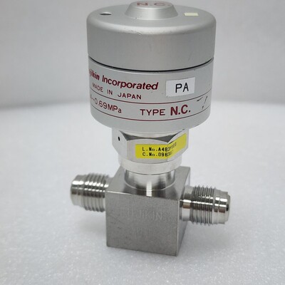 Fujikin 316 L-P 隔膜阀,NC 型,OP。 0.34-0.69MPa,二手,_969