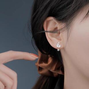 MISACA微镶锆石天鹅耳钉女气质u型柠螺丝耳环简约百搭免摘耳饰
