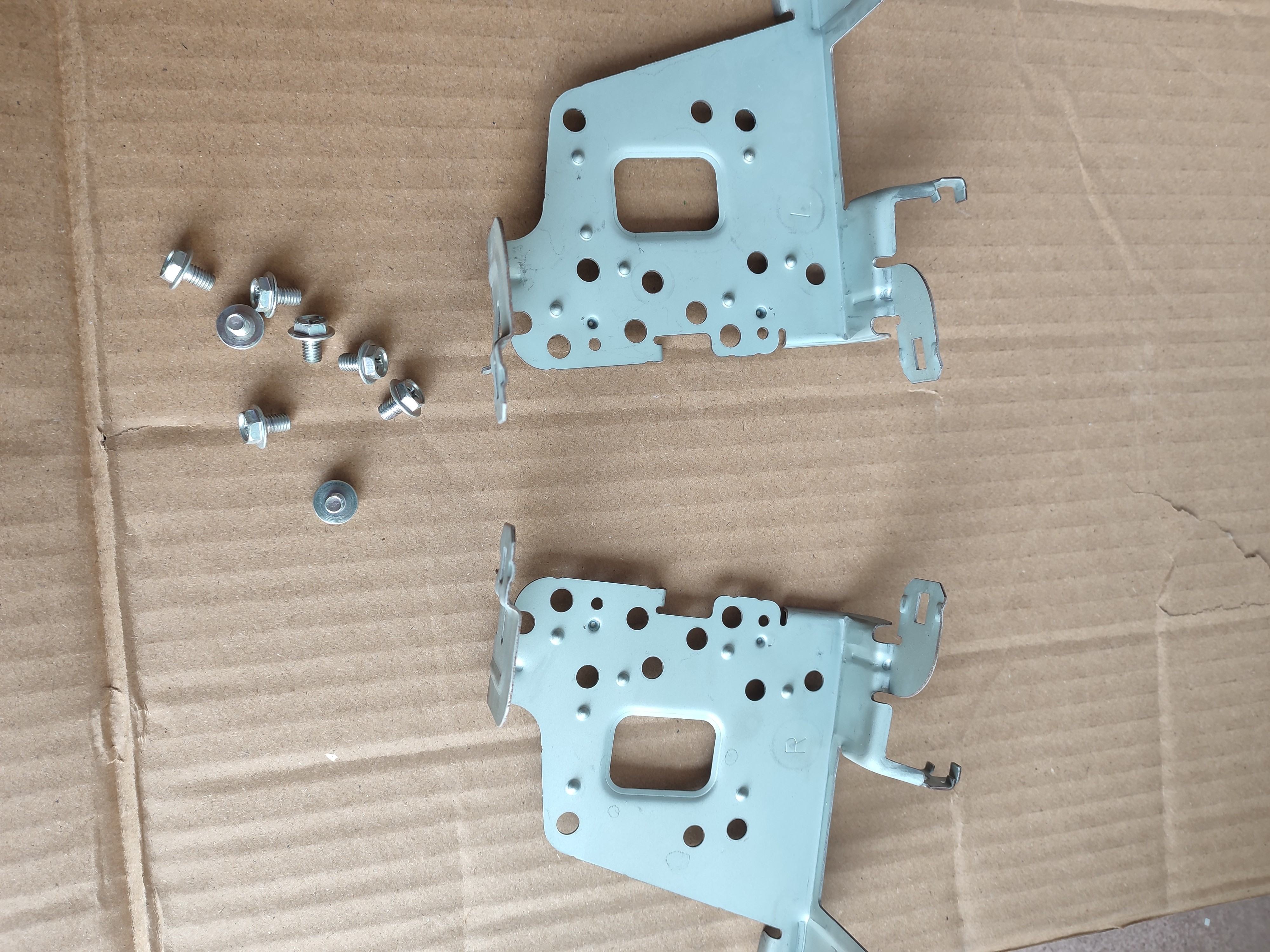 适配丰田花冠中控台CD碟机固定支架铁架8颗螺丝原厂支架改装神器,汽车零部件/养护/美容/维保,其他,淘宝优惠券,粉丝福利购,淘宝优惠卷