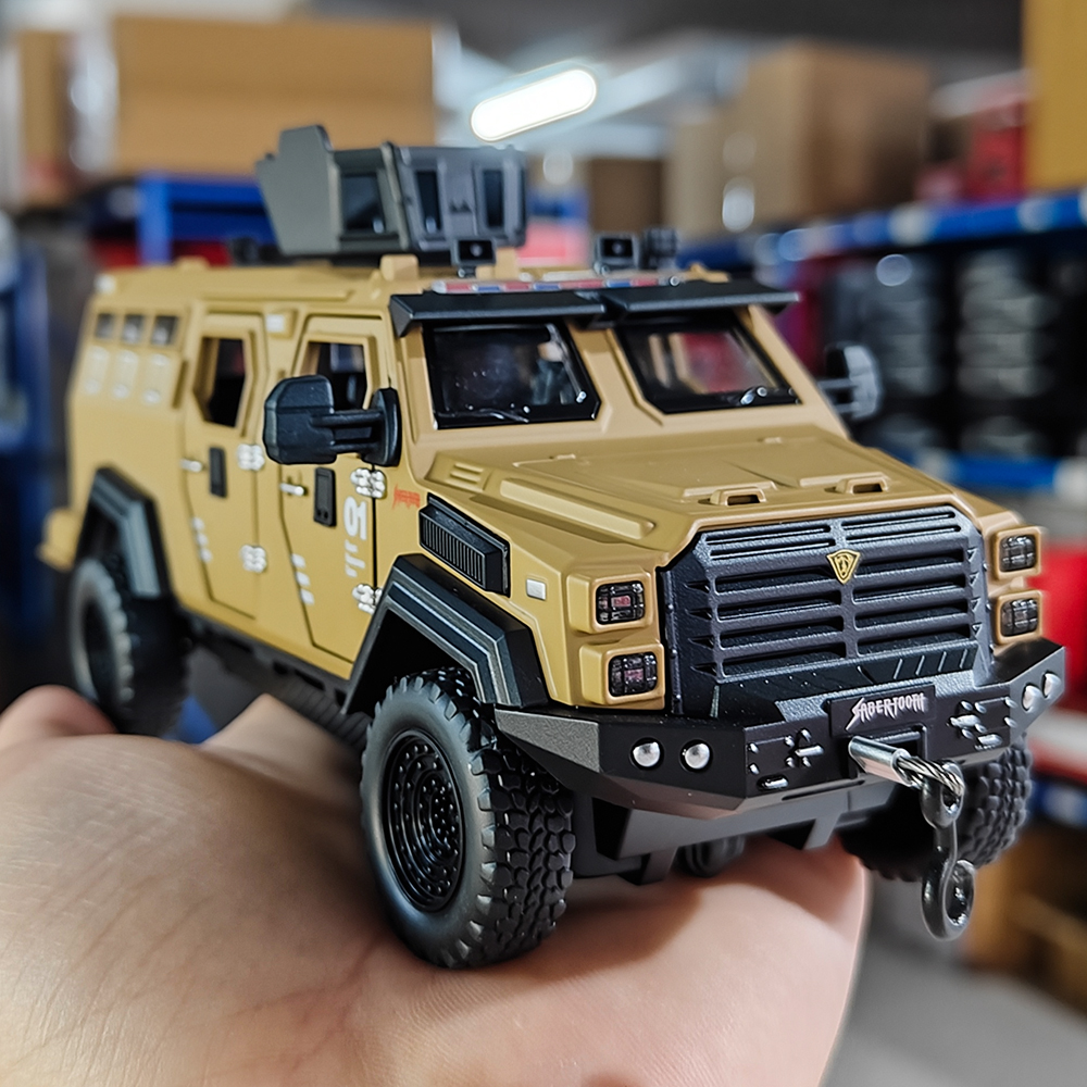 合金车模1比32仿真剑齿虎装甲车