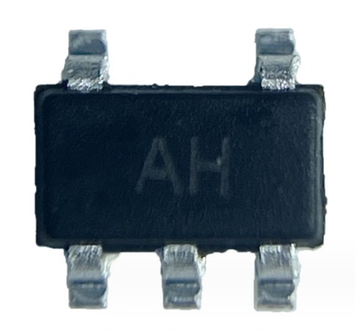 中微爱芯AiP74LVC1G00替SN74LVC1G00DCKR单路2输入与非门SOT353