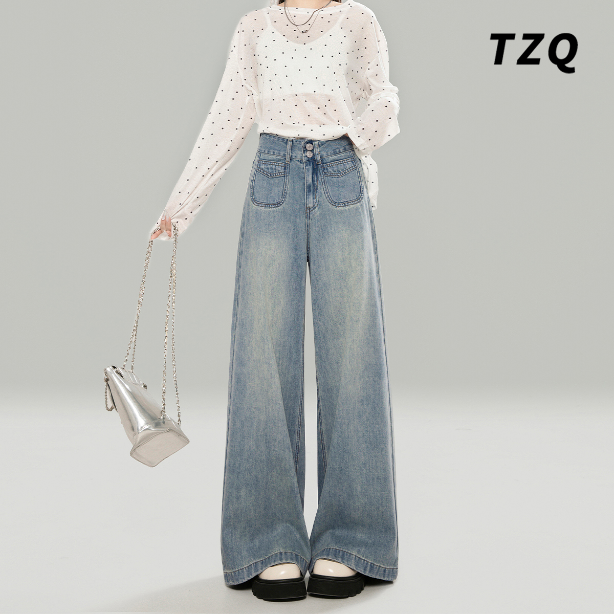 浅蓝色高腰阔腿牛仔裤女