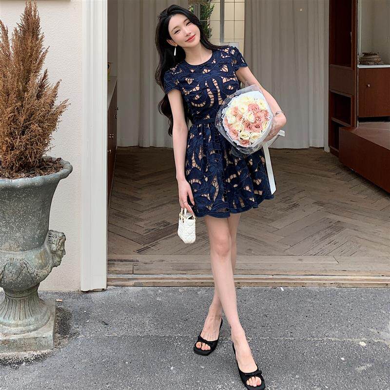 夏季新款高定女装深蓝色激光镂空刺绣蝴蝶结短袖圆领短款连衣裙子