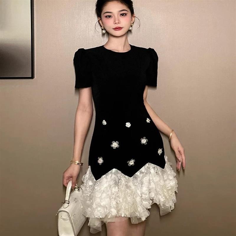 小众设计感立体花朵网纱拼接连衣裙女夏季新款名媛风高级感小黑裙