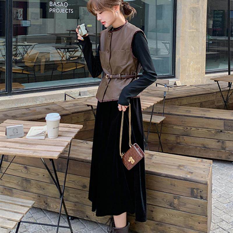 初秋穿Pu皮革背心连衣裙套装2026超热小优雅腰长裙两件套