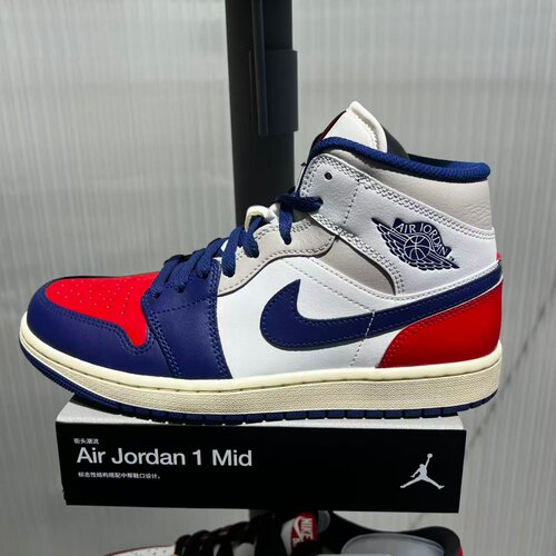 NIKE耐克Air Jordan 1男女白蓝红时尚休闲中帮篮球鞋DQ8426-102