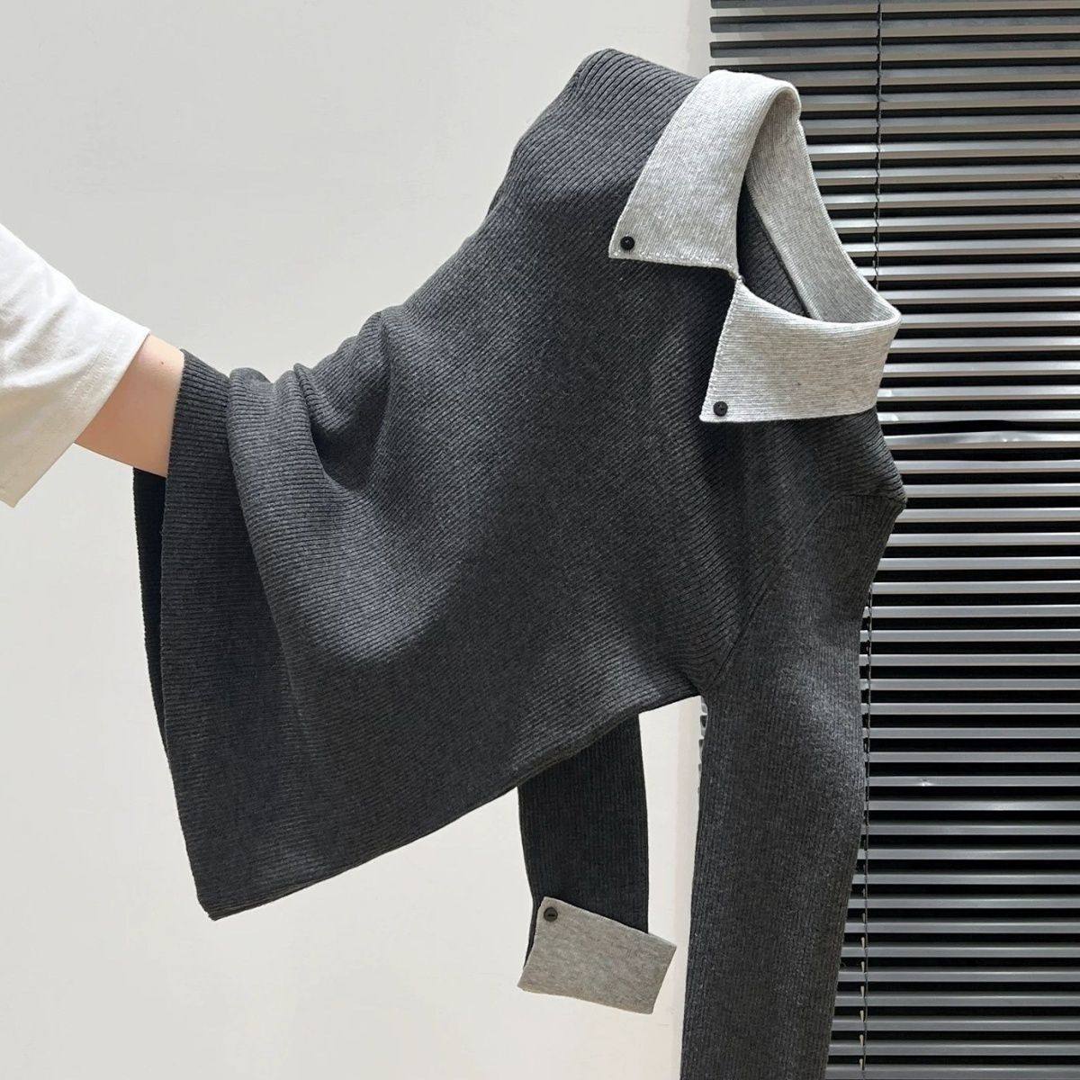 【80-135斤】Polo领纽扣别致个性针织上衣女秋冬高级感显瘦打底衫