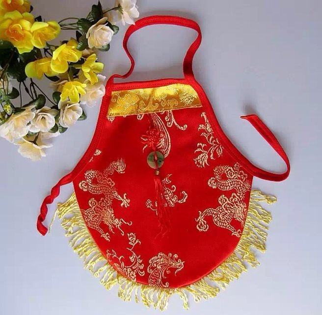 宝宝流苏锦缎红肚兜婴儿童百日周岁用红肚兜 幼儿园照相演出