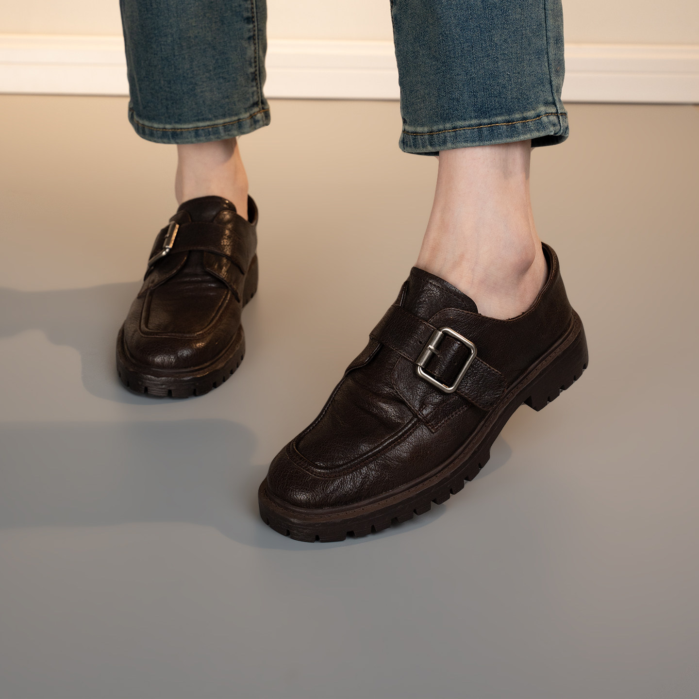 英伦风头层牛皮乐福鞋女深口单鞋方头皮带扣中跟复古小皮鞋一脚蹬,女鞋,深口单鞋,淘宝优惠券,粉丝福利购,淘宝优惠卷