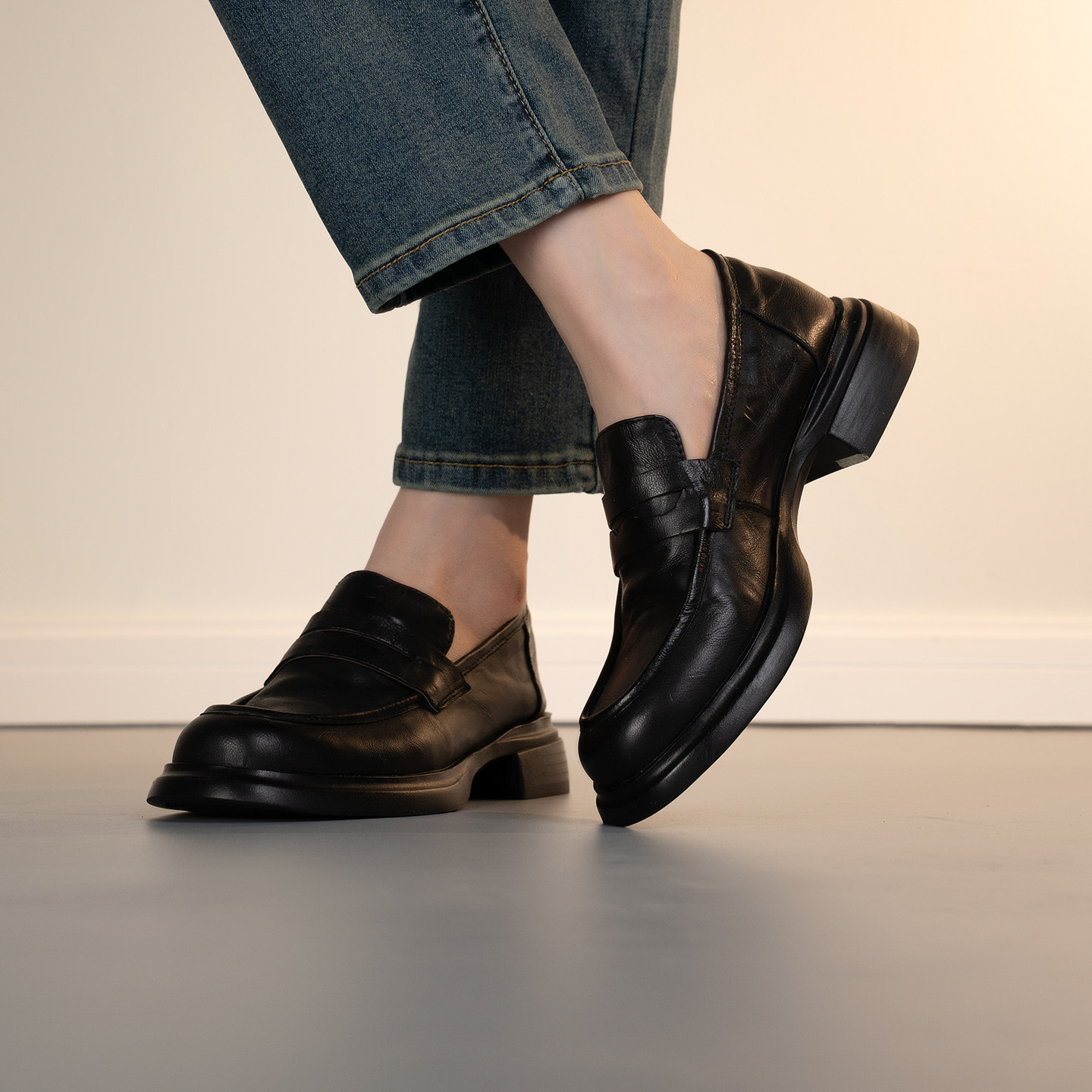 英伦风厚底乐福鞋女2026春季新款羊皮深口单鞋通勤百搭一脚蹬圆头,女鞋,深口单鞋,淘宝优惠券,粉丝福利购,淘宝优惠卷