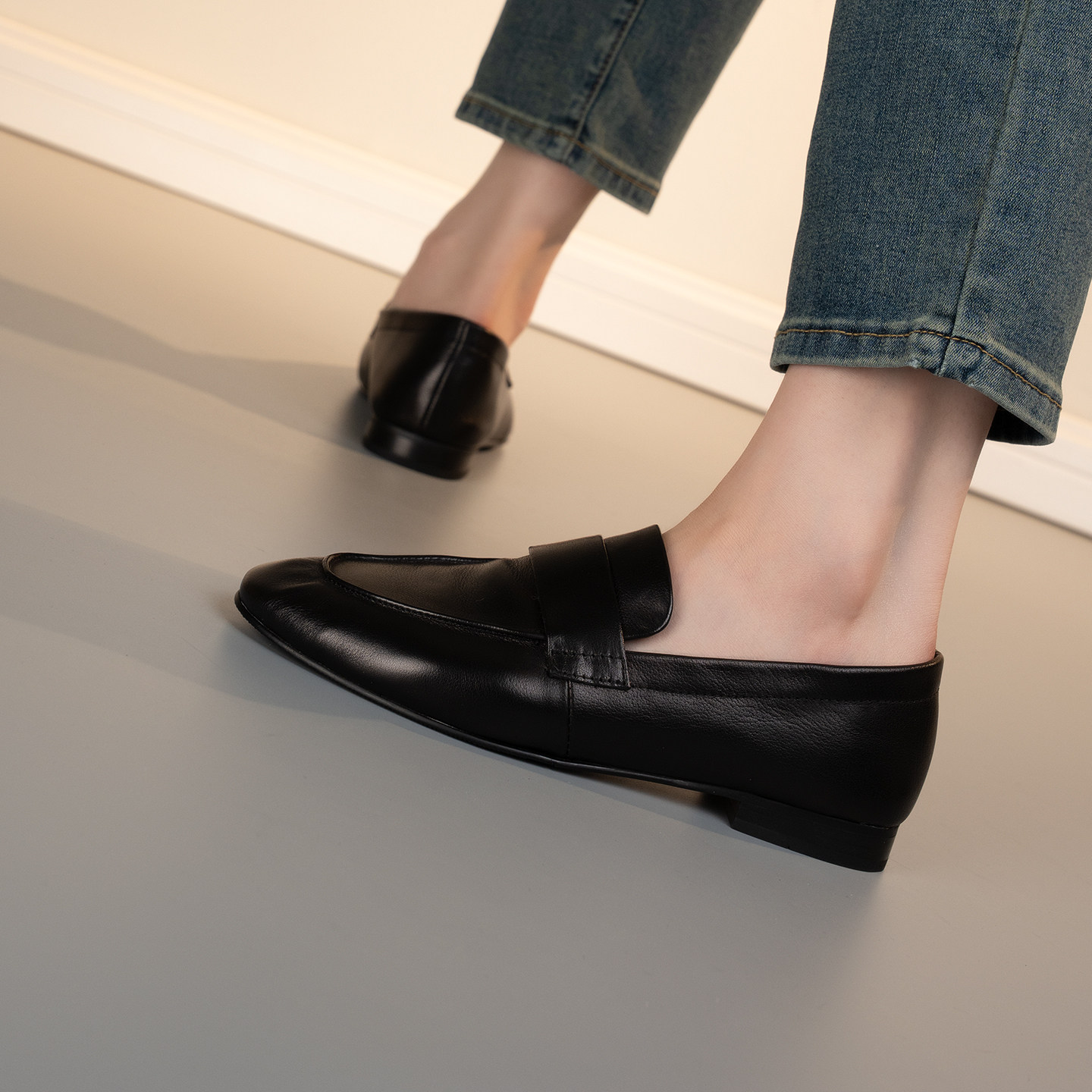 英伦风头层牛皮乐福鞋女平跟一脚蹬深口单鞋通勤百搭简约平底复古,女鞋,深口单鞋,淘宝优惠券,粉丝福利购,淘宝优惠卷