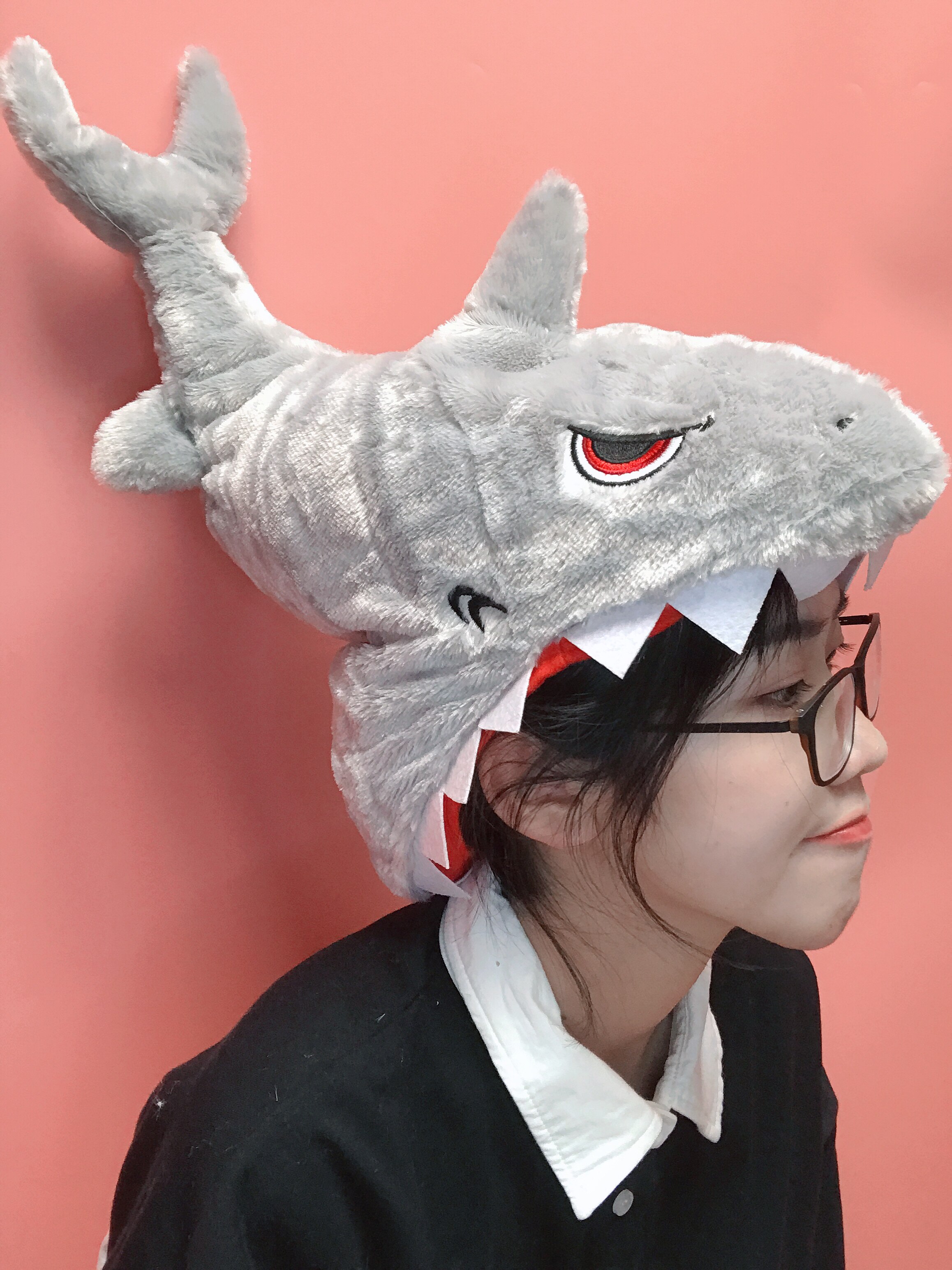 日系ins可爱卡通搞怪创意张大嘴巴咬头鲨鱼头套帽子表演拍照道具